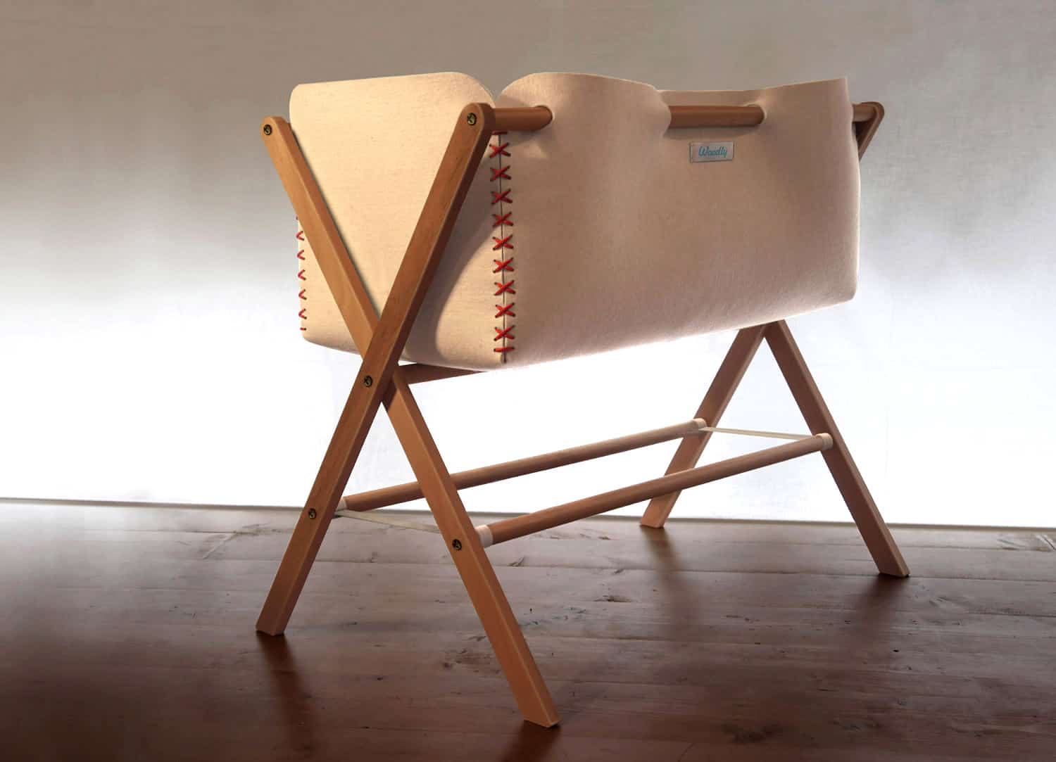 Pluma cradle by Woodley