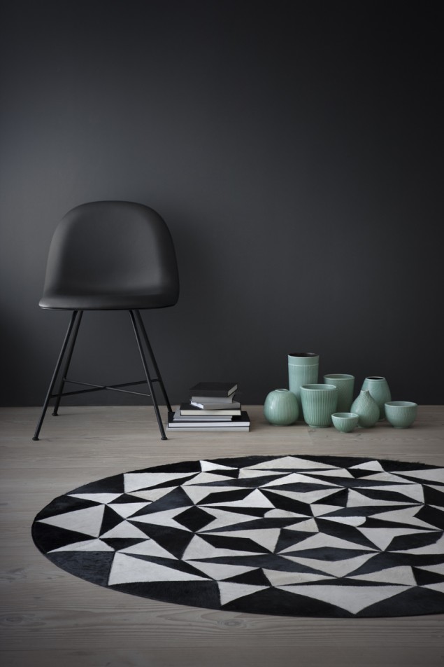WovenGround Ambition round rug by Linie Design